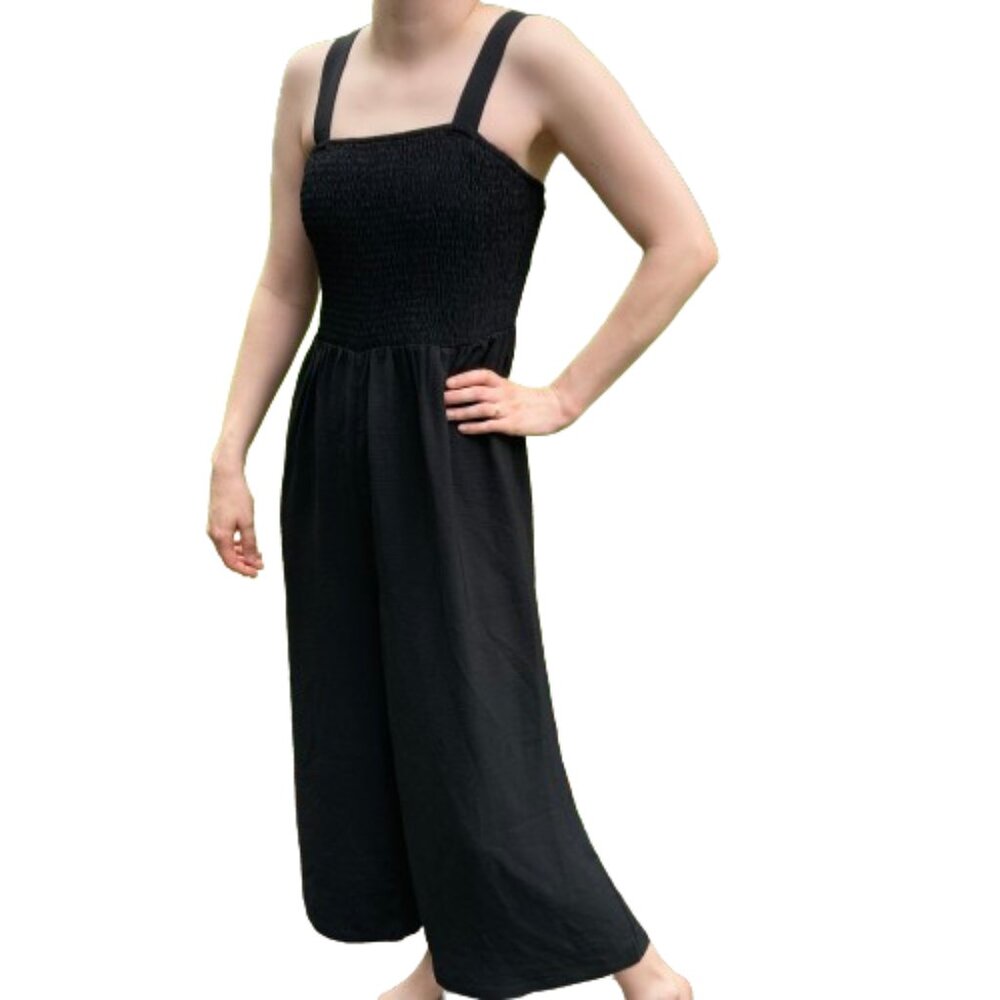 Source Unknown Women's Black Jumpsuit Wide Legs Cropped Smocked Bodice sz Medium
